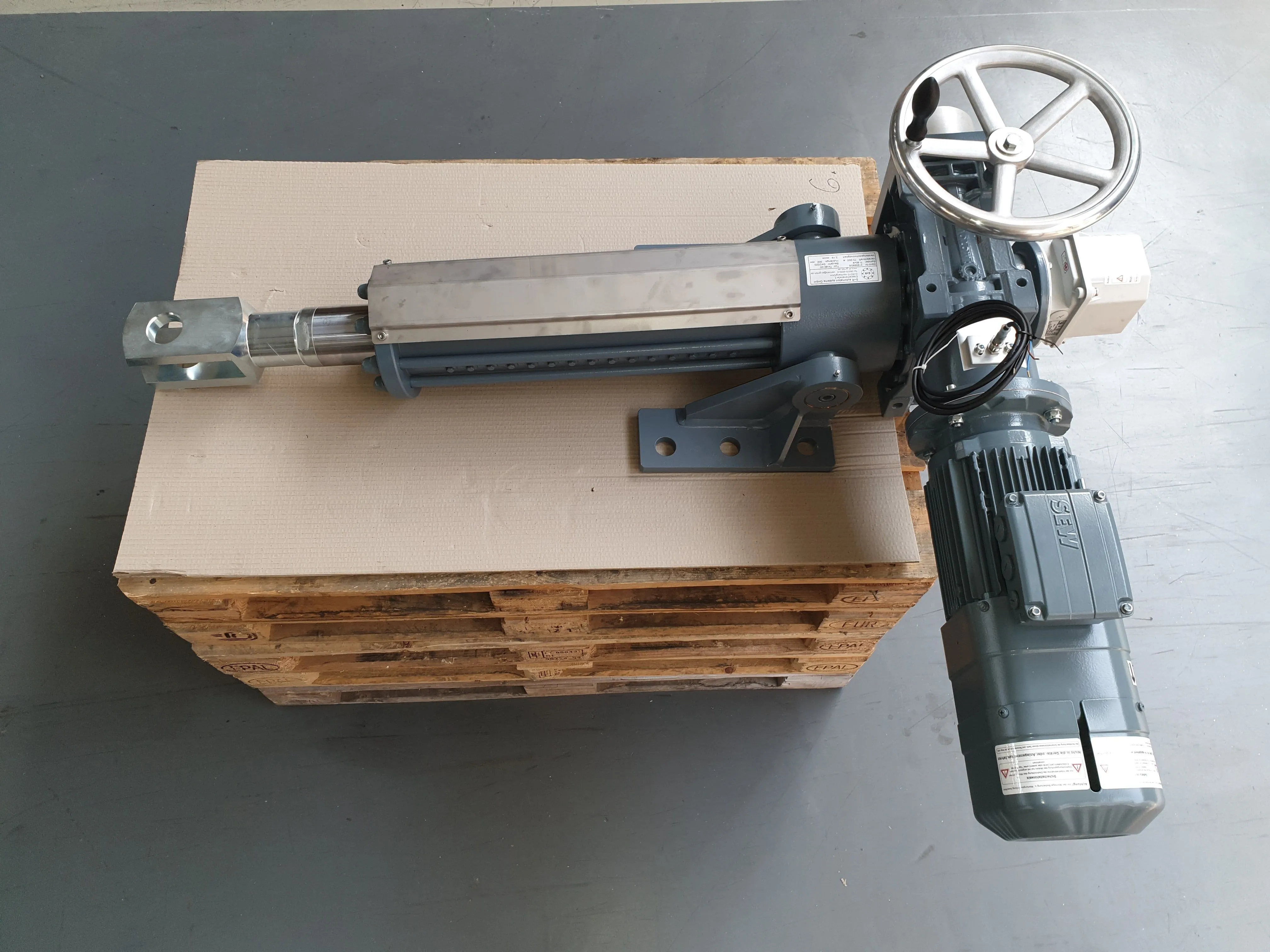 Faible longueur d'installation pour un module machine compact