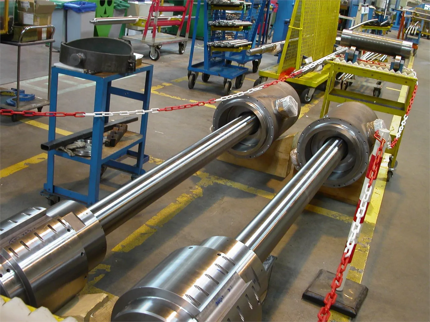 Hydraulic steel structures: application image 12 with electric actuator