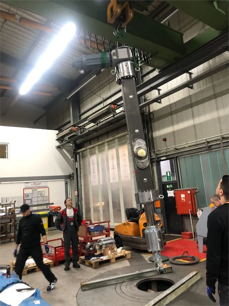 Hydraulic steel structures: application image 17 with electric actuator