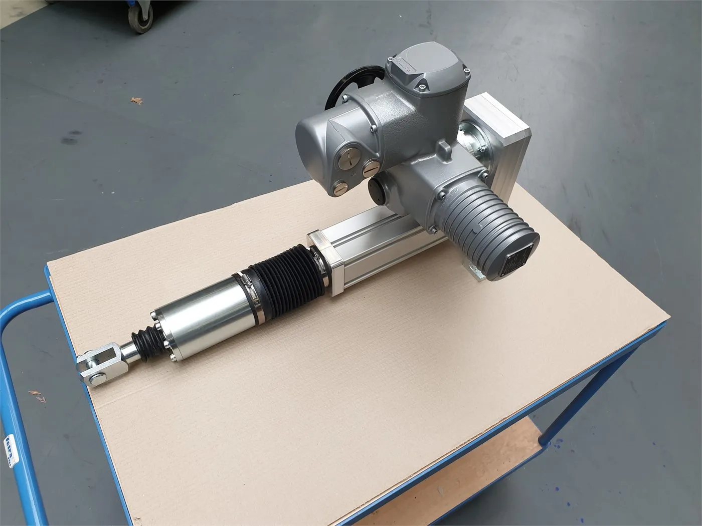 Process engineering: application image 2 with electric actuator