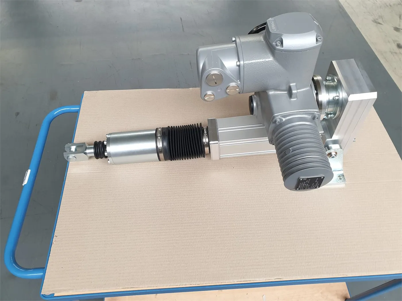Process engineering: application image 3 with electric actuator